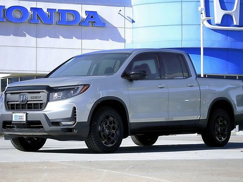 Certified 2025 Honda Ridgeline Sport+ image 1