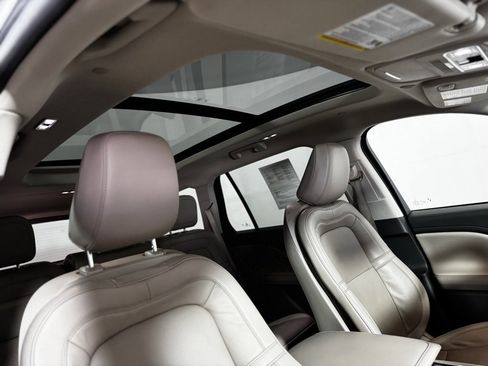 Used 2022 Lincoln Aviator Grand Touring w/ Elements Package Plus image 14