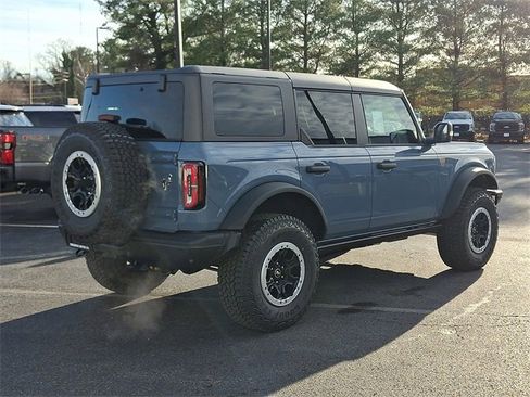New 2025 Ford Bronco Badlands image 3