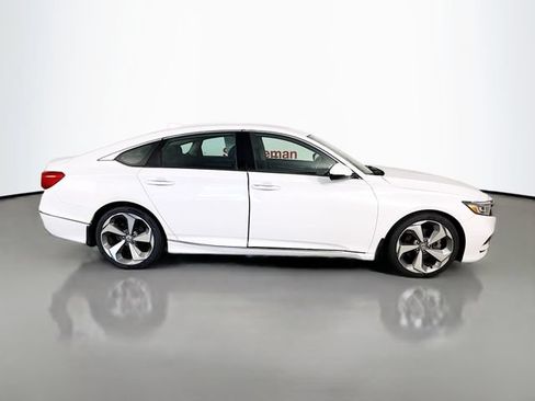 Used 2020 Honda Accord Touring image 8