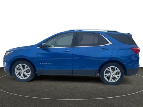 Used 2019 Chevrolet Equinox LT w/ Sun & Navigation Package image 2