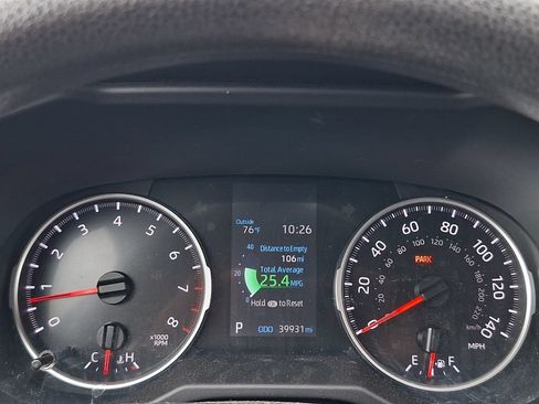 Used 2021 Toyota RAV4 LE AWD/4WD image 17