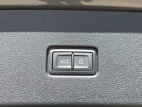 Certified 2025 Audi Q8 Premium Plus image 13