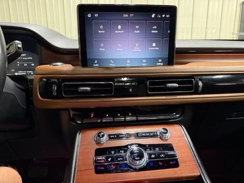 Used 2022 Lincoln Aviator Reserve w/ Equipment Group 201A AWD/4WD image 46