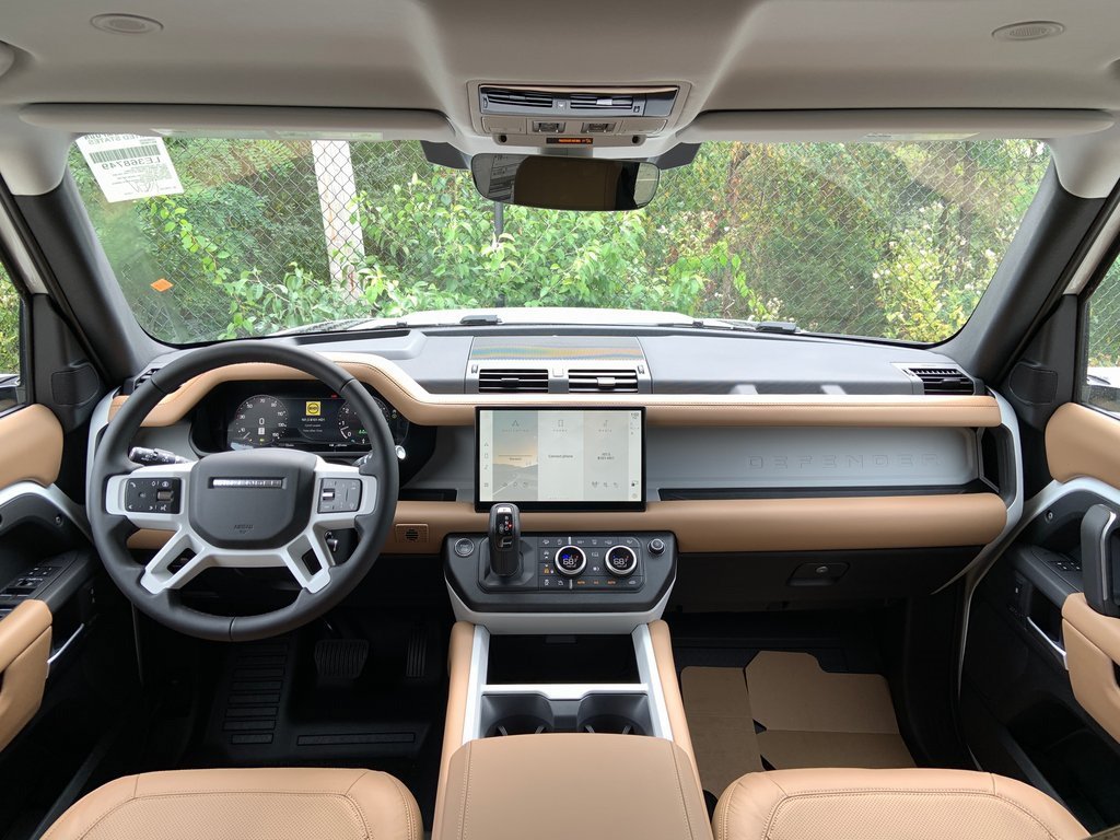 New 2025 Land Rover Defender 110 X-Dynamic SE AWD/4WD image 19