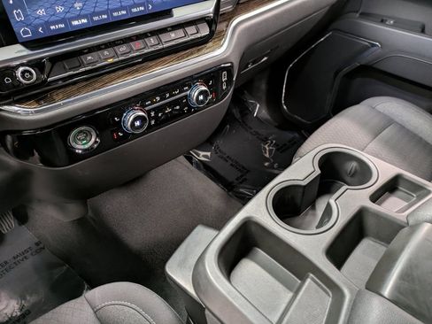 Used 2023 GMC Sierra 1500 Elevation image 13