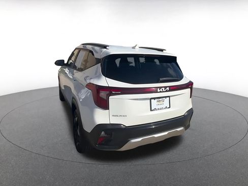 Used 2025 Kia Seltos S image 11