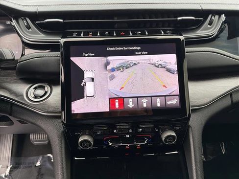 Used 2022 Jeep Grand Cherokee L Overland w/ Advanced Protech Group III image 19