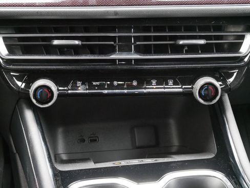 New 2026 Chevrolet Traverse RS w/ LPO, Floor Liner Package image 22