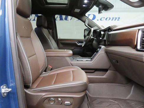 Used 2024 GMC Sierra 3500 Denali w/ Denali Reserve Package image 31