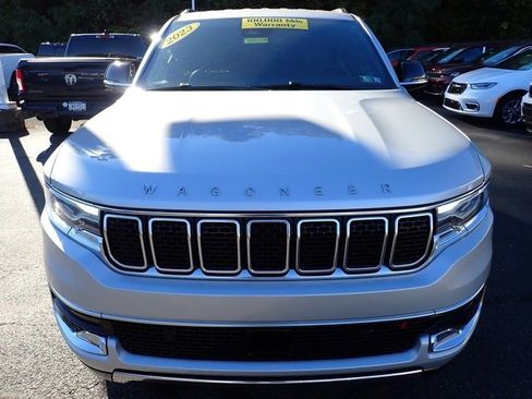 Used 2023 Jeep Wagoneer Series III w/ Preferred Equipment Group image 10