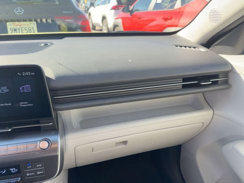 Used 2025 Hyundai Kona SEL image 23