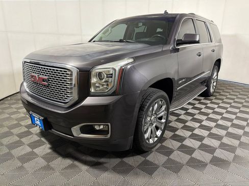 Used 2015 GMC Yukon Denali w/ Touring Package AWD/4WD image 4