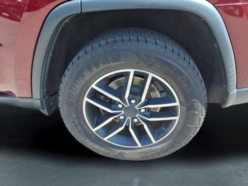 Used 2019 Jeep Grand Cherokee Trailhawk AWD/4WD image 9