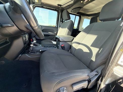 Used 2019 Jeep Wrangler Unlimited Sport S AWD/4WD image 17