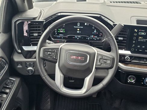 Used 2022 GMC Sierra 1500 SLE w/ X31 Off-Road Package AWD/4WD image 15