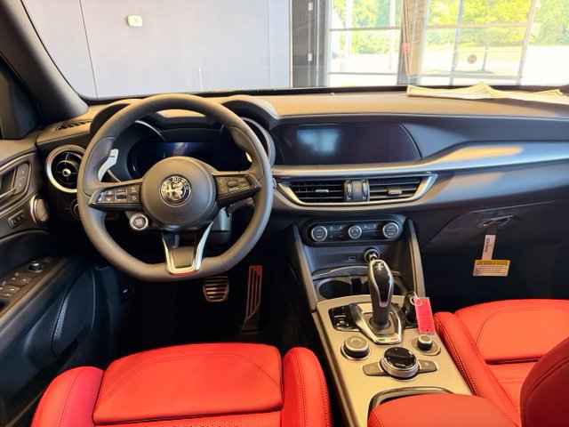 New 2026 Alfa Romeo Stelvio Sprint AWD/4WD image 14