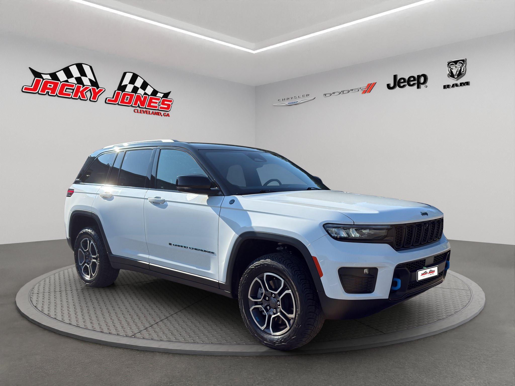 Used 2022 Jeep Grand Cherokee Trailhawk w/ Luxury Tech Group III AWD/4WD image 12