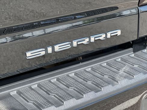 Used 2024 GMC Sierra 3500 Denali Ultimate AWD/4WD image 19