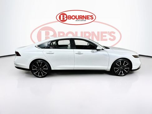 Used 2023 Honda Accord Touring image 12
