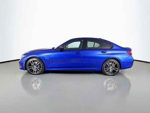 Used 2023 BMW 330e w/ M Sport Package RWD image 4