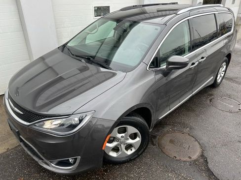 Certified 2017 Chrysler Pacifica Touring-L Plus image 1