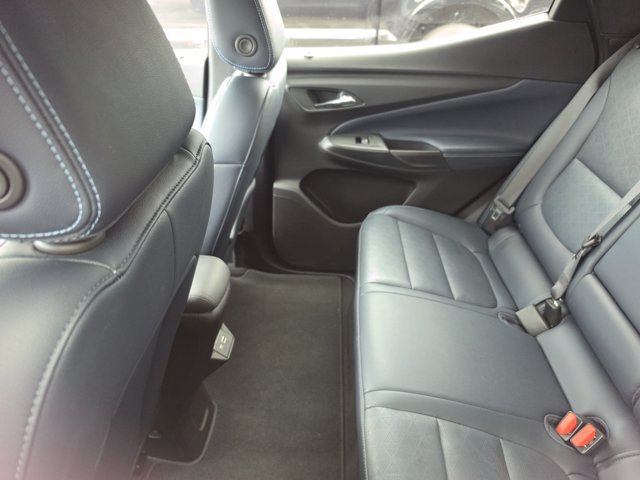 Used 2023 Chevrolet Bolt EUV LT w/ Convenience Package FWD image 9