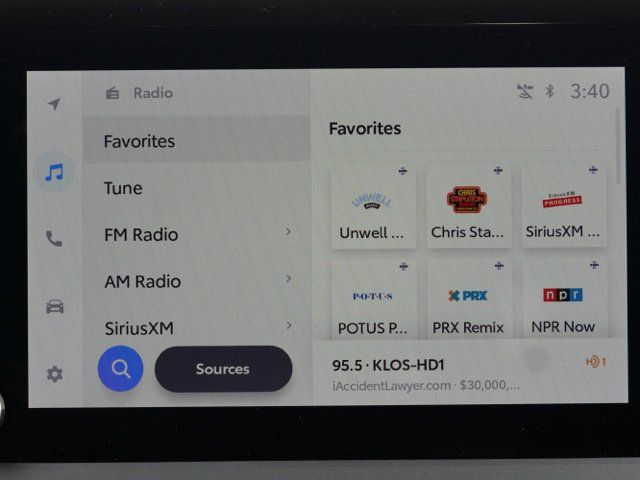 Certified 2024 Toyota Prius XLE FWD image 25