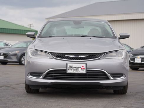 Used 2015 Chrysler 200 Limited FWD image 8