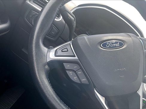 Used 2017 Ford Edge Titanium w/ Equipment Group 301A AWD/4WD image 15