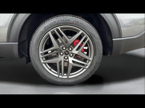 New 2026 Ford Explorer ST-Line w/ ST-Line Street Pack image 28