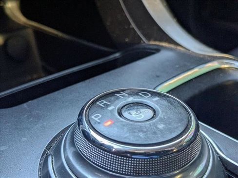 Used 2019 Ford Fusion SEL image 11