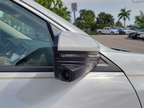 Used 2019 Honda Civic Touring image 8