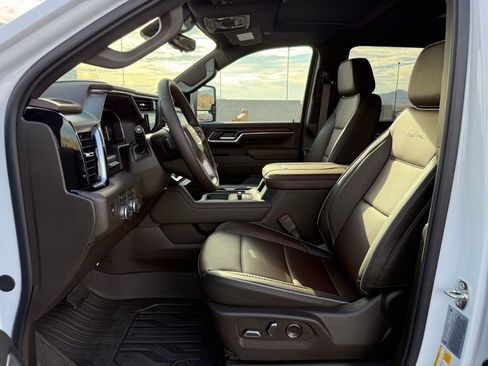 New 2026 GMC Sierra 2500 Denali w/ Denali Reserve Package image 10