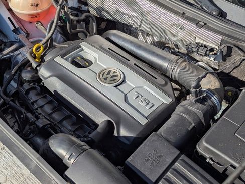 Used 2017 Volkswagen Tiguan S image 37