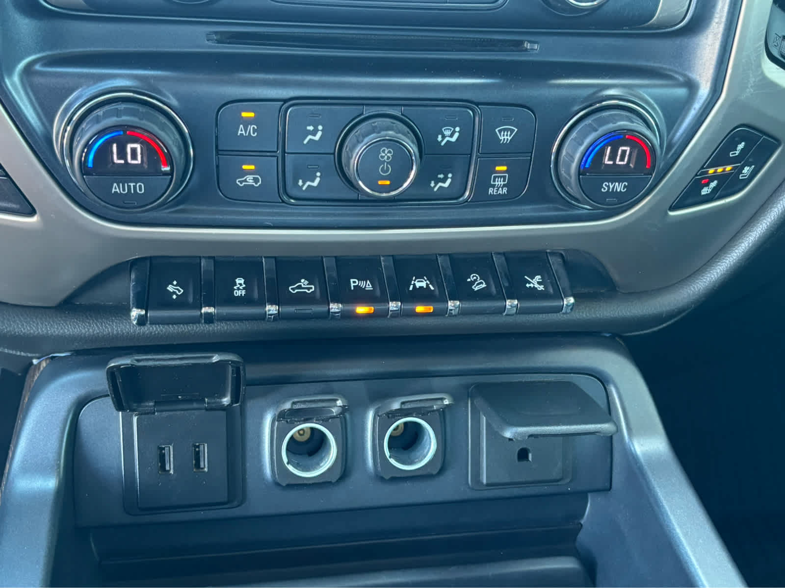 Used 2018 GMC Sierra 1500 Denali w/ Denali Ultimate Package AWD/4WD image 26