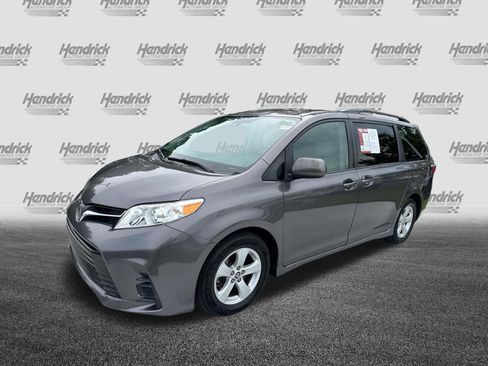 Used 2018 Toyota Sienna LE FWD image 5