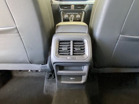 Certified 2023 Volkswagen Taos SE FWD image 37