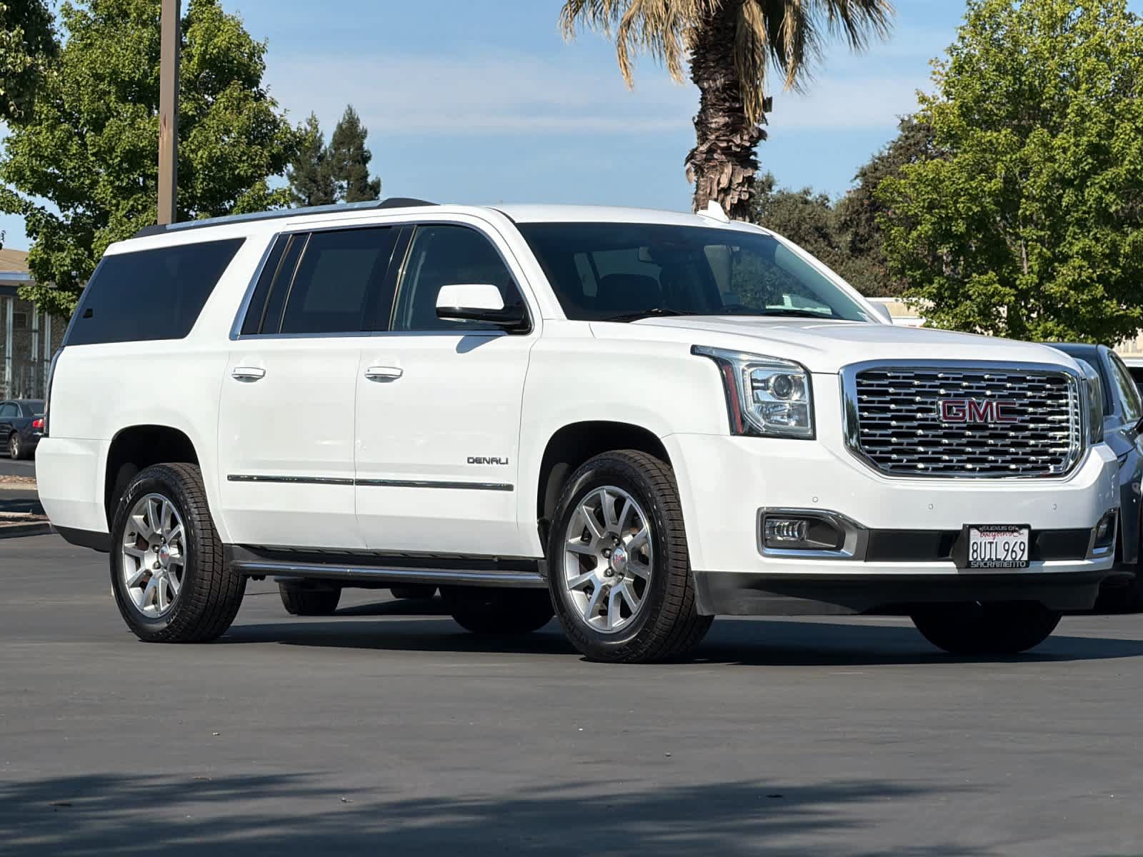 Used 2020 GMC Yukon XL Denali RWD image 5