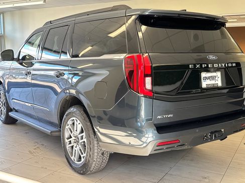Used 2025 Ford Expedition Active image 6
