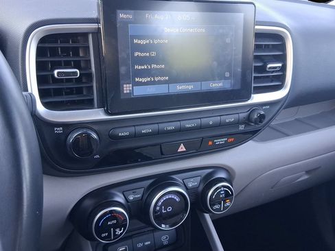 Used 2023 Hyundai Venue SEL FWD image 24