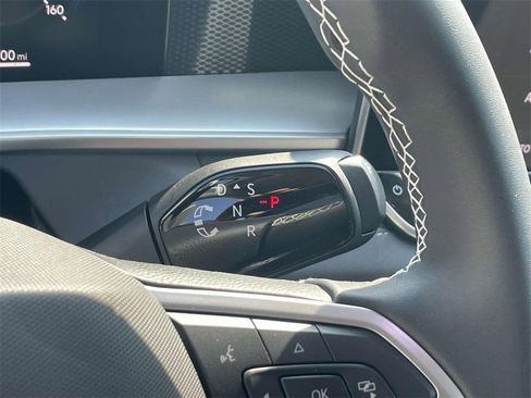 New 2025 Volkswagen Tiguan SE image 25