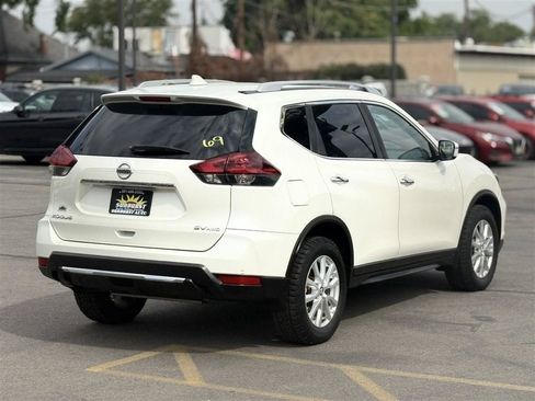 Used 2019 Nissan Rogue SV AWD/4WD image 7