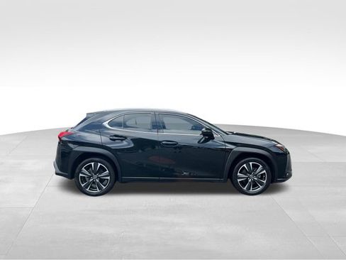 Used 2021 Lexus UX 200 w/ Accessory Package (Z1) image 6