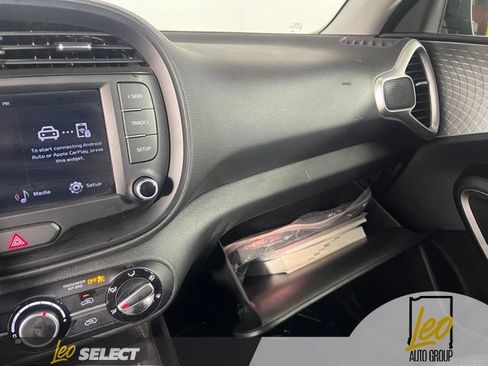Used 2025 Kia Soul LX FWD image 24