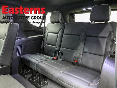Used 2024 Chevrolet Suburban Premier image 29