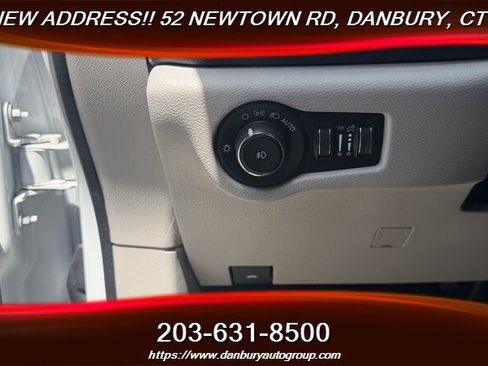 Used 2022 Chrysler Pacifica Touring-L FWD image 26