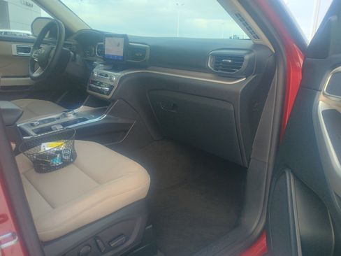 Certified 2023 Ford Explorer XLT w/ Equipment Group 202A image 19