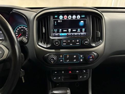 Used 2018 Chevrolet Colorado Z71 AWD/4WD image 29