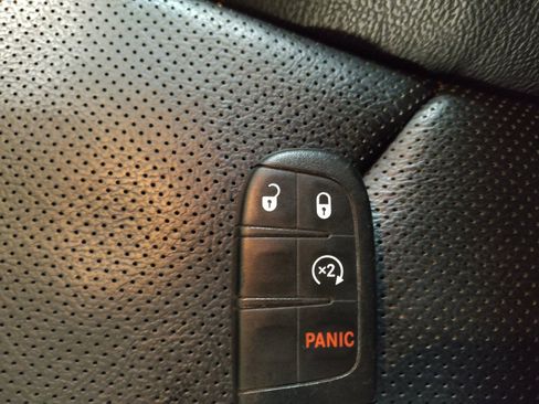 Used 2021 Jeep Compass Limited w/ Sun and Sound Group FWD image 32